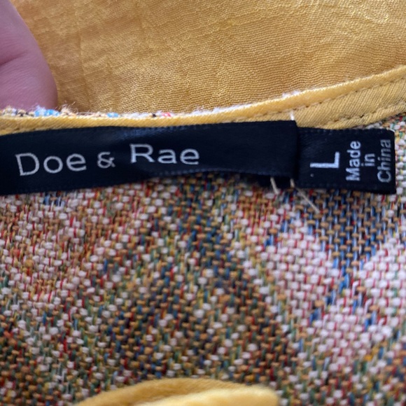 Doe & Rae Back Cutout Tank Top - Picture 4 of 4